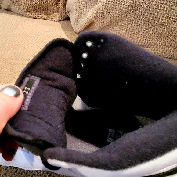 EUC AIR JORDAN'S - Picture 8 of 11